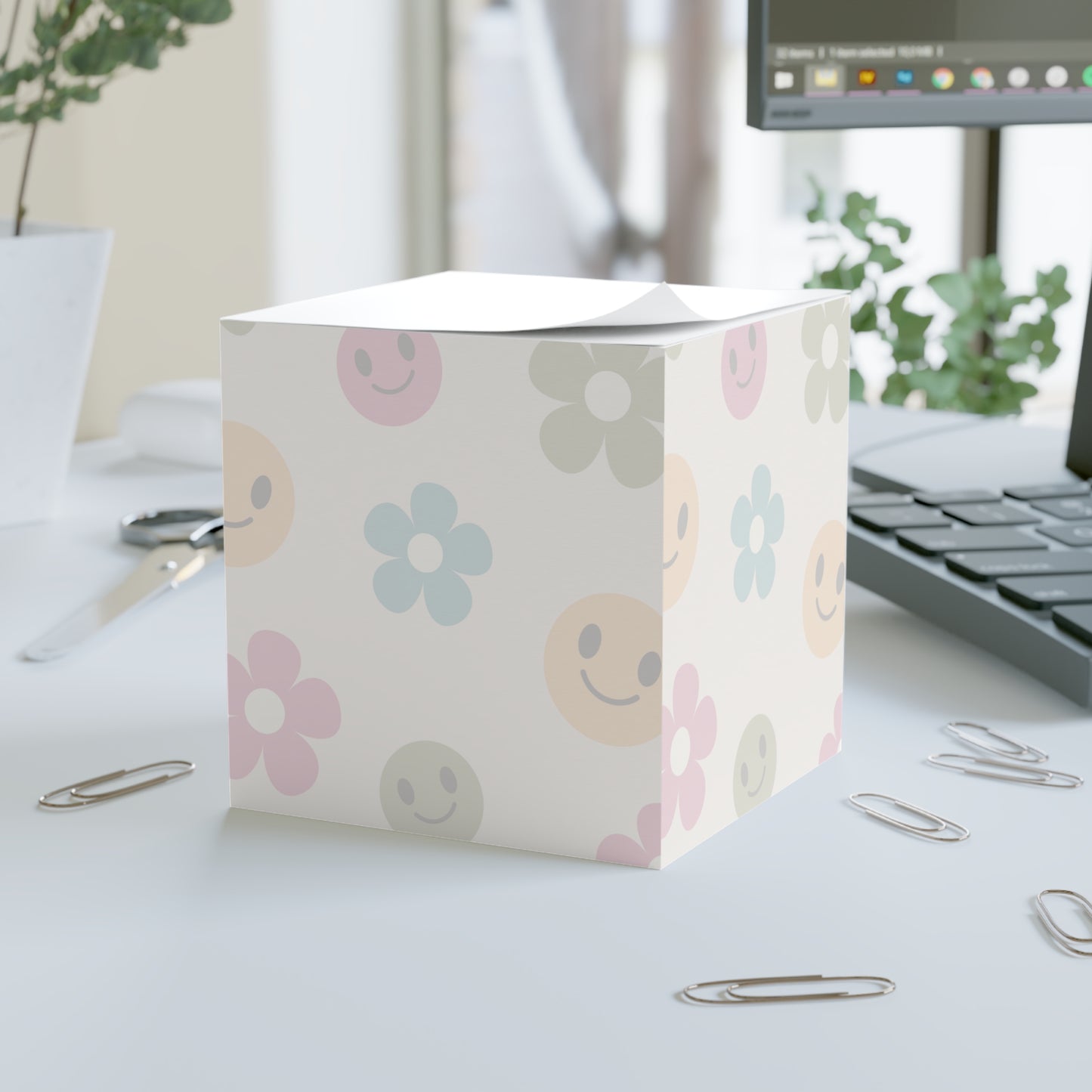 Retro Flower and Smiley Face Note Cube, Desk Supplies, Free Shipping, School